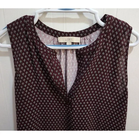 Ann Taylor Loft Women's Sleeveless V Neck Blouse Top Deep Red Polyester Blend M - Picture 2 of 8